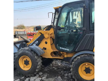 Kolový nakladač VOLVO