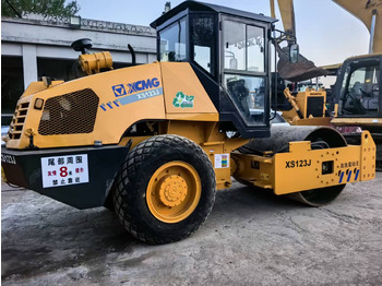 Kompaktor XCMG XS123J: obrázek 2