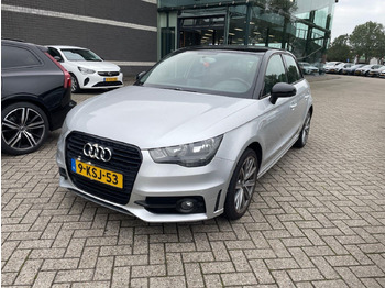 Hatchback AUDI