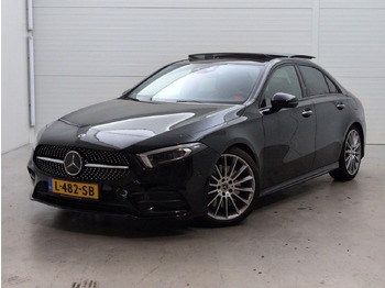 Sedan MERCEDES-BENZ