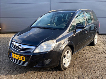 Osobní auto OPEL