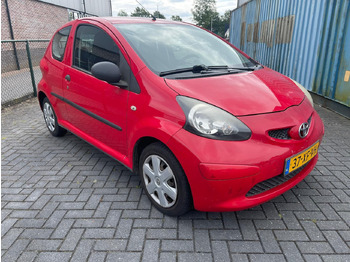 Hatchback Toyota Aygo 1.0 12V 2007 247.975 km 37-XF-VH: obrázek 5