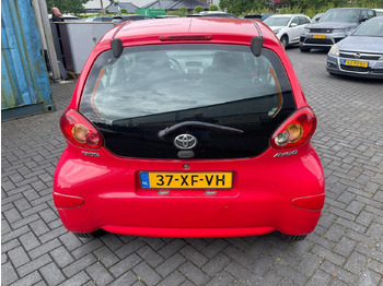 Hatchback Toyota Aygo 1.0 12V 2007 247.975 km 37-XF-VH: obrázek 2