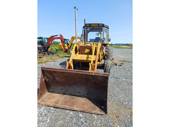 Rýpadlo-nakladač Massey Ferguson 50B traktorikaivuri: obrázek 4