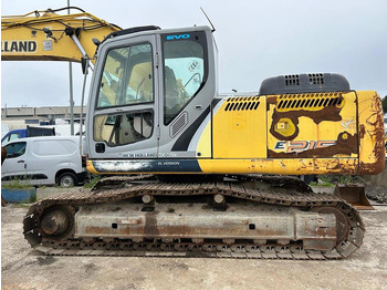 Rýpadlo New Holland E215B: obrázek 3