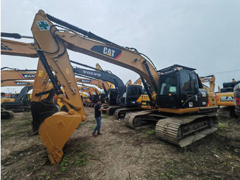 Pásové rýpadlo CATERPILLAR 320D2