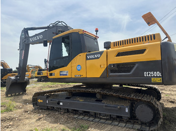 Pásové rýpadlo VOLVO EC250