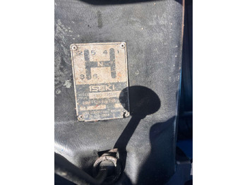 Traktor Iseki TX1500 brøyteskjær og feiekost: obrázek 4