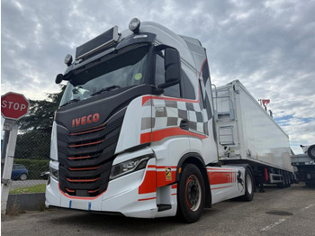 Tahač IVECO S-WAY