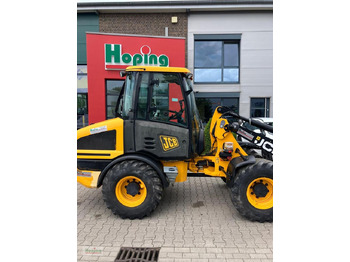 Kolový nakladač JCB 407