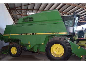 Sklízecí mlátička JOHN DEERE 2066