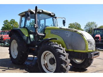 Traktor VALTRA T120