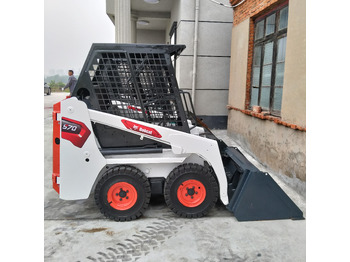 Smykový nakladač BOBCAT S70