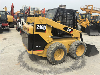 Smykový nakladač CATERPILLAR