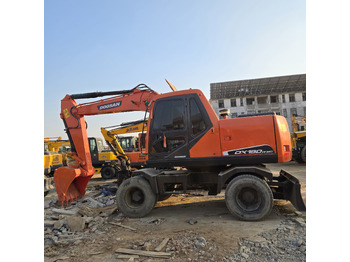 Kolesové rýpadlo DOOSAN DX150W