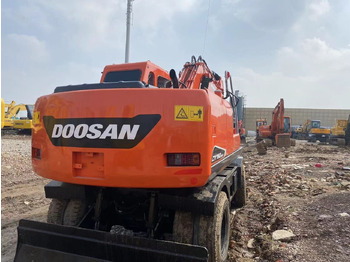 Kolesové rýpadlo Doosan DX150W: obrázek 3