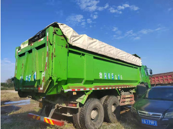 Skříňový nákladní auto SINOTRUK HOWO