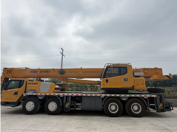 Auto s hydraulickou rukou