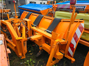 Sněžný pluh UNIMOG