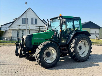 Traktor VALTRA 6000