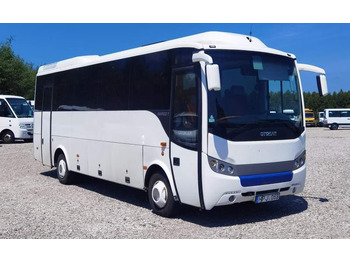 Turistický autobus