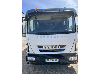 Skříňový nákladní auto Iveco Eurocargo 100E22 caisse double cabine 7 places: obrázek 2