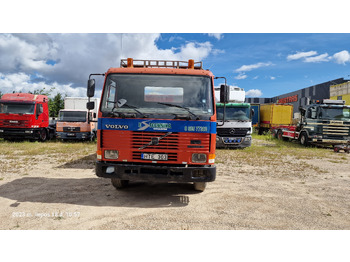 Sklápěč VOLVO FL 10 8x4: obrázek 2
