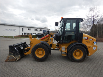 Kolový nakladač CATERPILLAR 908