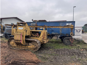 Pokladač potrubí CATERPILLAR D4