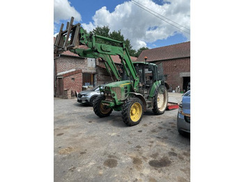 Traktor JOHN DEERE 6230