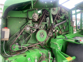 Lis na válcové balíky, Ovíječka JOHN DEERE C441R: obrázek 2