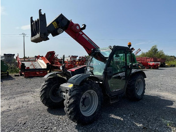 Teleskopický manipulátor MASSEY FERGUSON