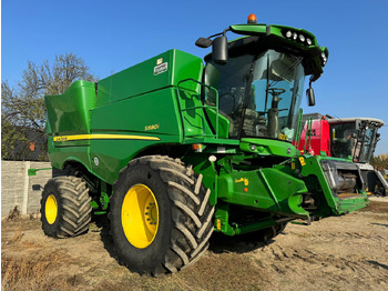 Sklízecí mlátička JOHN DEERE S680