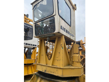Věžový jeřáb LIEBHERR