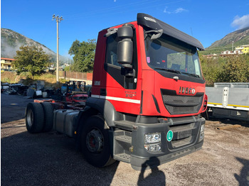 Podvozek s kabinou IVECO Stralis