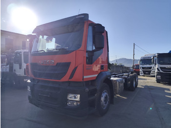 Nákladní automobil valníkový/ Plošinový IVECO Stralis