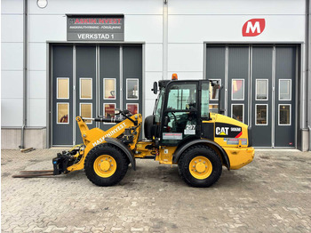 Kolový nakladač CATERPILLAR 906M