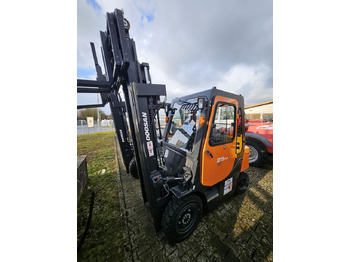 Plynový vysokozdvižný vozík DOOSAN