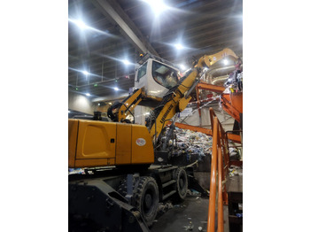 Překládkové rypadlo LIEBHERR LH 22 M