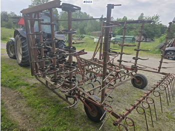 Stroj na obdělávání půdy VÄDERSTAD