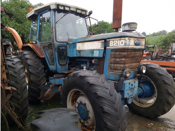 Traktor FORD