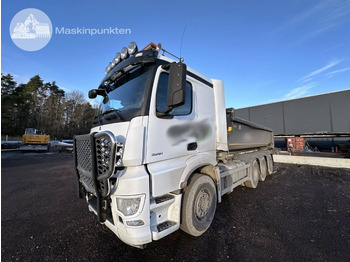 Hákový nosič kontejnerů MERCEDES-BENZ Arocs 3251