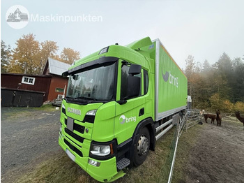 Skříňový nákladní auto SCANIA P 320