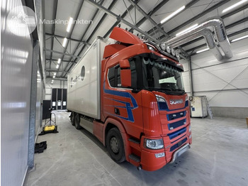 Chladírenský nákladní automobil SCANIA R 520