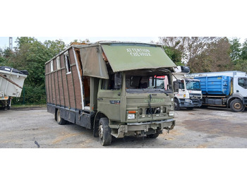 Auto na přepravu koní RENAULT Midliner M 180
