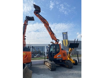 Pásové rýpadlo Doosan DX140 LCR-5: obrázek 3