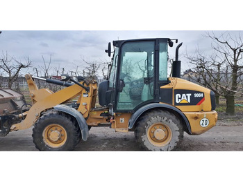 Kolový nakladač CATERPILLAR 906H