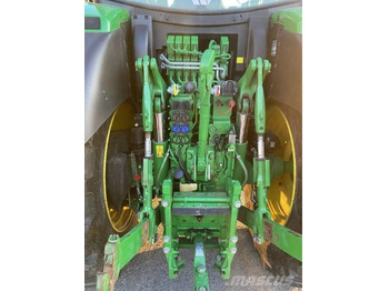 Traktor John Deere 6215R: obrázek 5