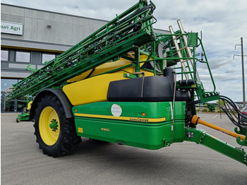Tažený postřikovač JOHN DEERE