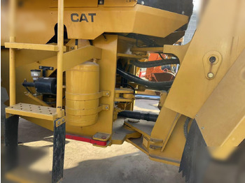 Kolový nakladač CATERPILLAR 966G: obrázek 2